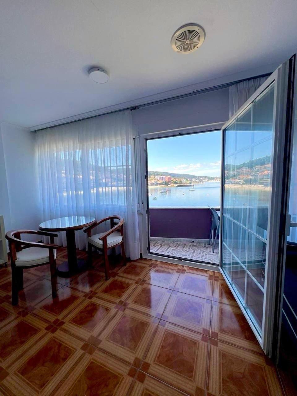 Hotel Corcubion Playa De Quenxe Szoba fotó